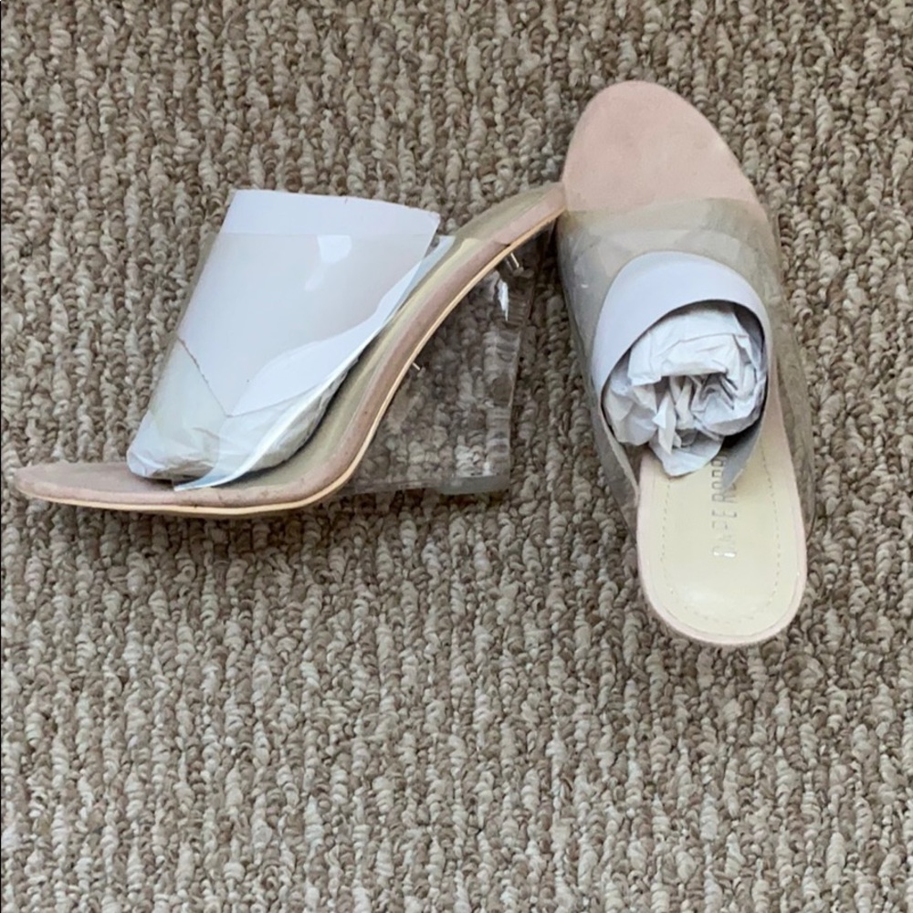 Cape Robbin - image 1